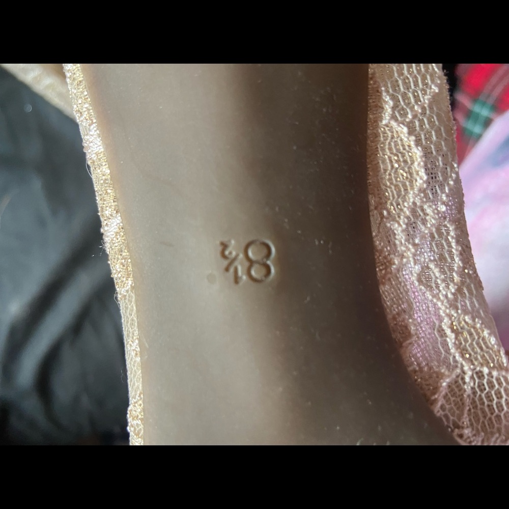 Heels - Picture 3 of 3